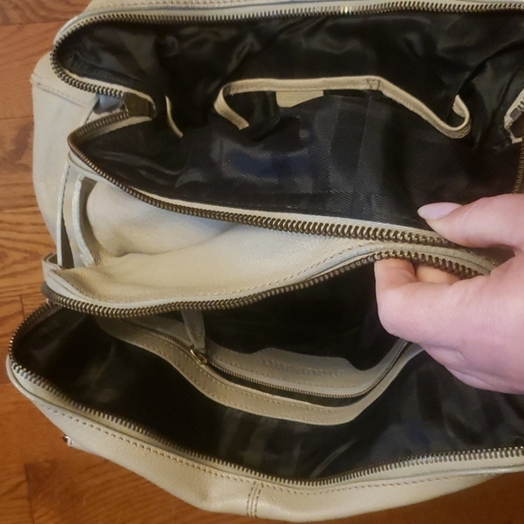 Burberry leather large tote /traveler.💯Authentic - Picture 8 of 16